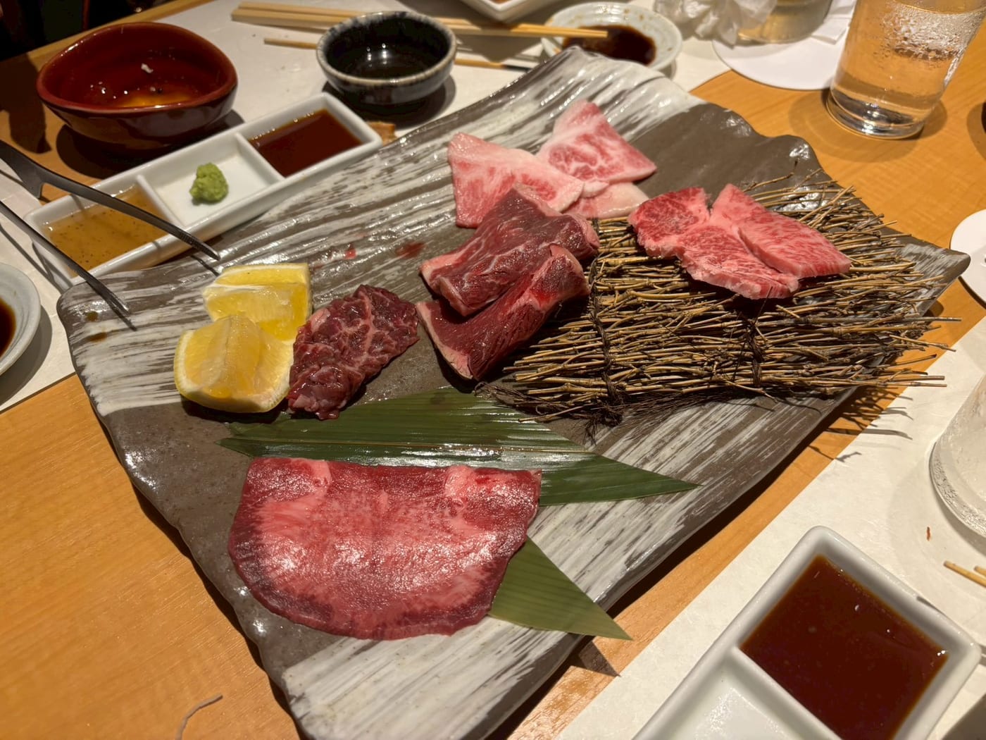 和牛與牛舌拼盤