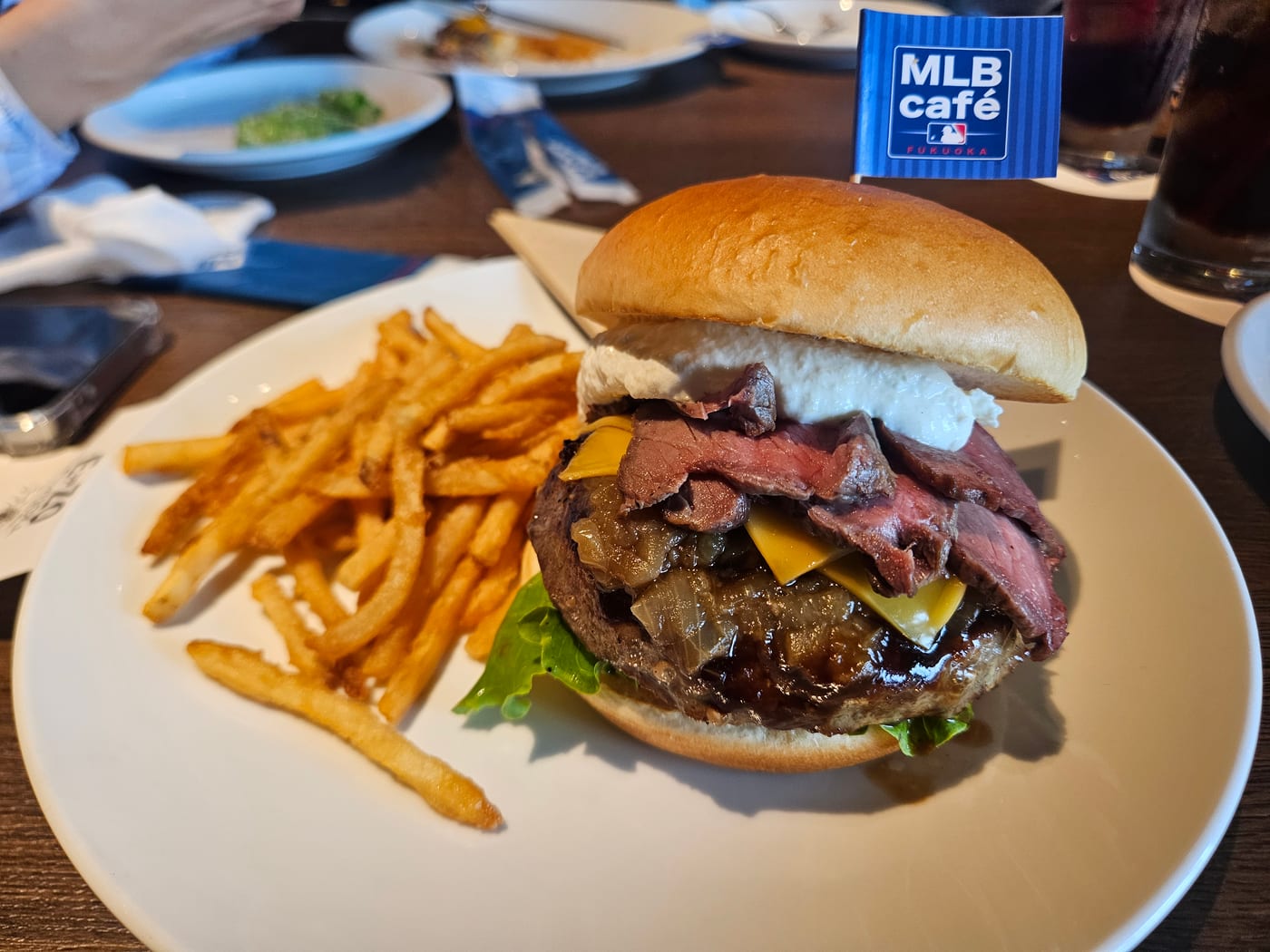 MLB café 的漢堡